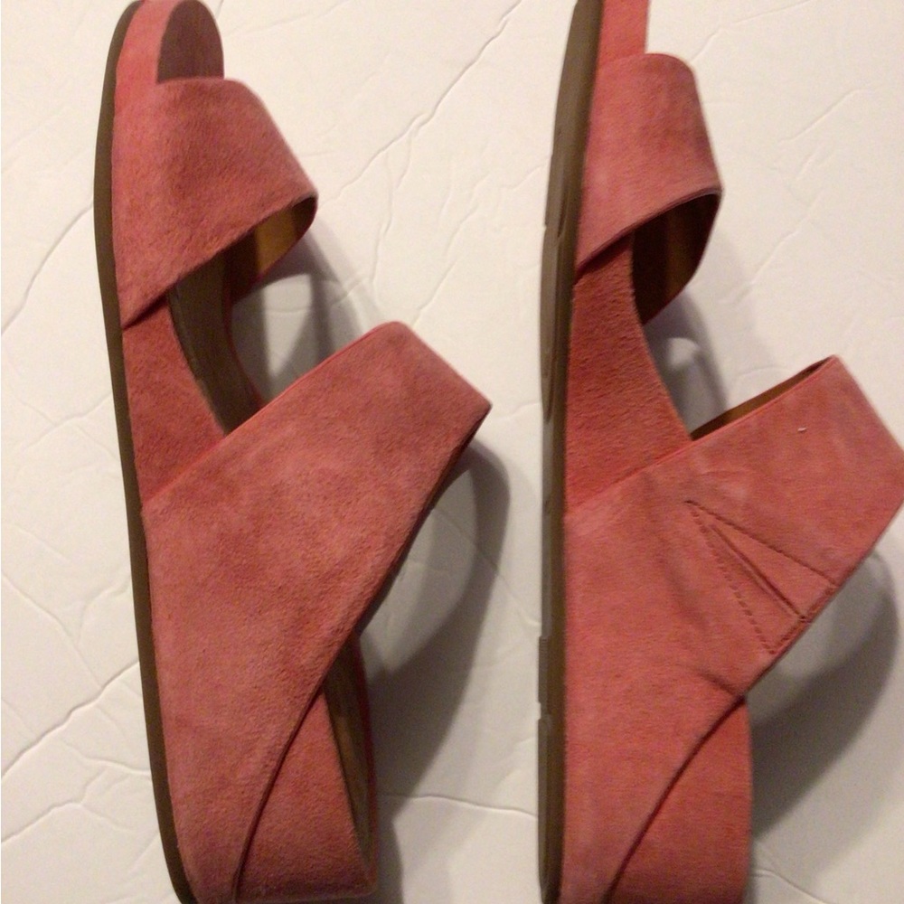 Kenneth Cole Suede And Elastic Wedge Slides, Size… - image 2